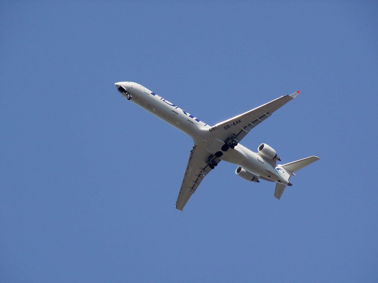机场疫情动态，全球航空运输的挑战、应对策略与最新动态