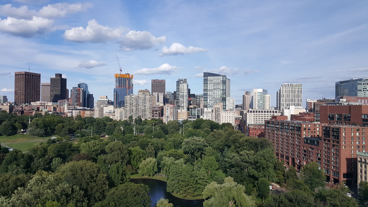 无锡上市安置房名单公布，城市更新步伐加速，安置房建设成果显著