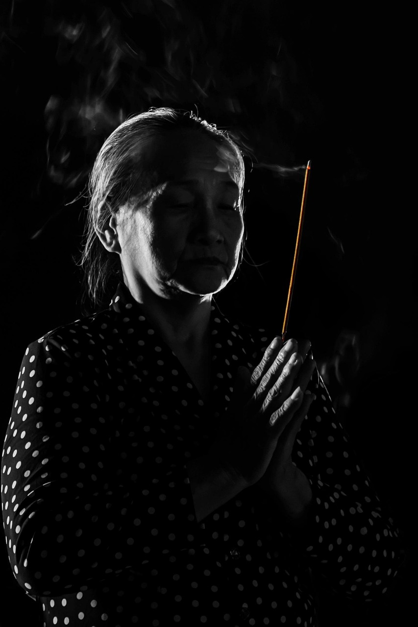 爱情陷阱，揭示情感纠葛的动人单曲