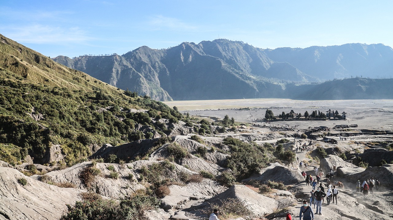 印尼火山最新动态，今日活动与影响概述